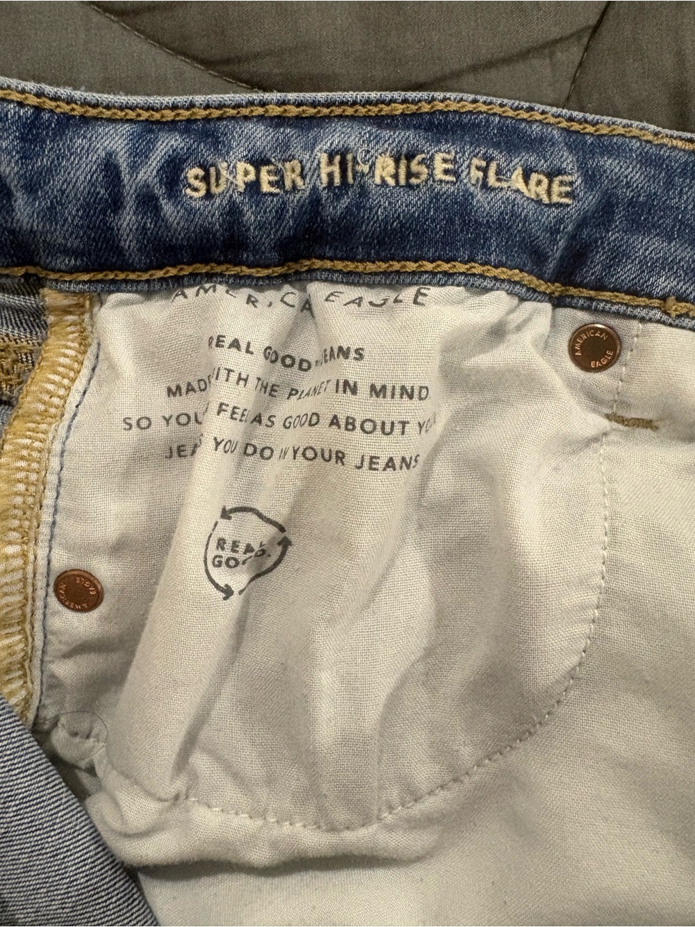American Eagle Super Hi-Rise Flare Distressed Jeans Size 10 Regular - Picture 5 of 5